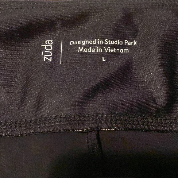 Zuda Interlock Knit Leggings with Twist Trim Detail size Large - Picture 6 of 11